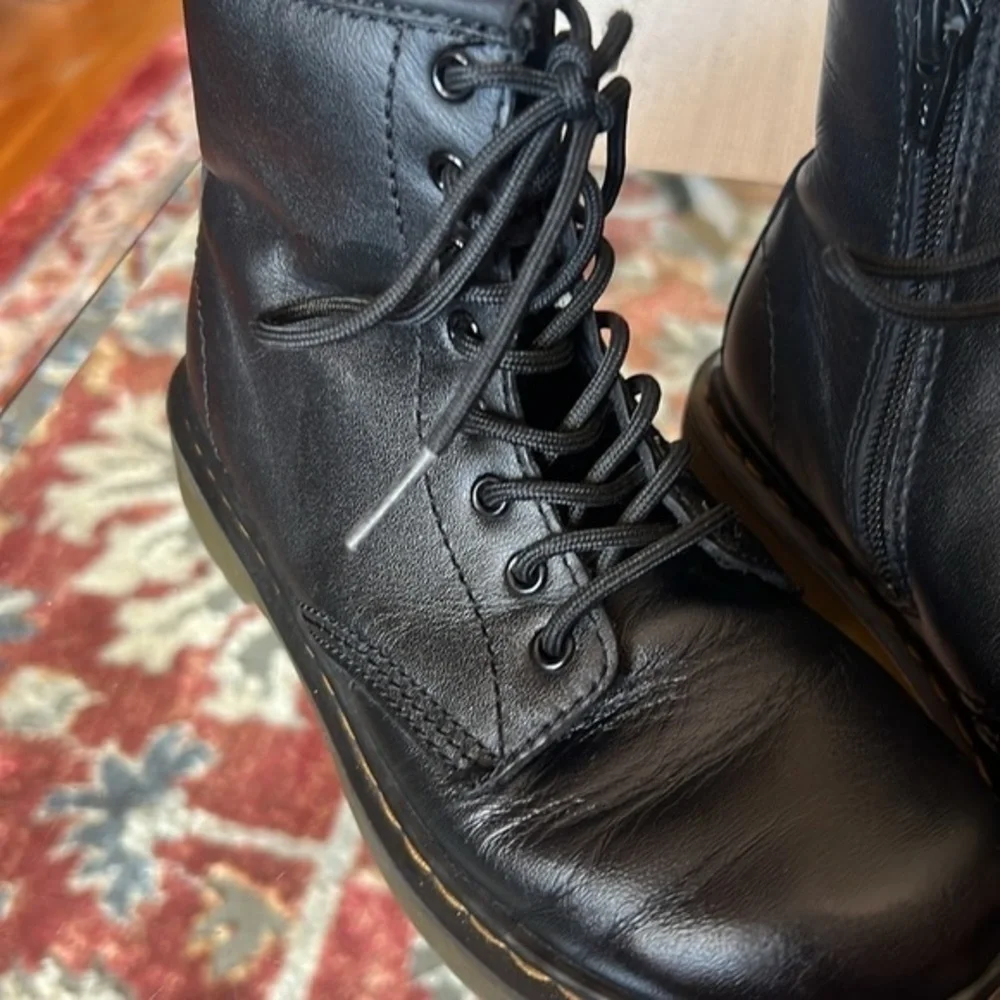 CHILDREN Dr. Martens boots SIZE 1